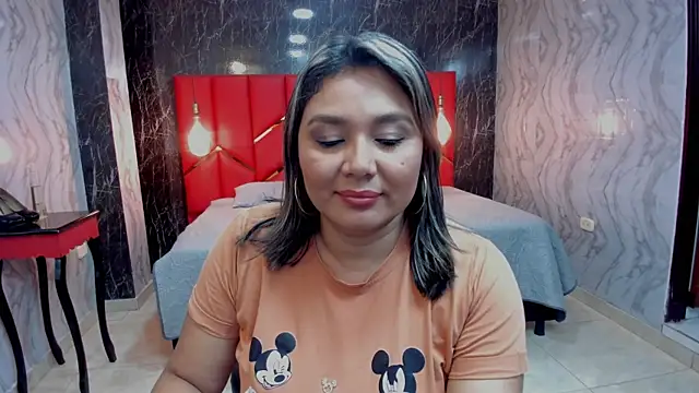 LatinaHoleQueen online show from July 11, 3:37 pm