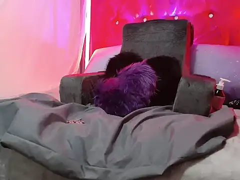 Snapshot of Tulindabonny chatting on March 12, 10:05 pm Tulindabonny online show from March 12, 10:05 pm