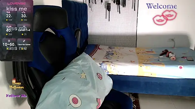 dylan apol0 online show from November 10, 4:22 am