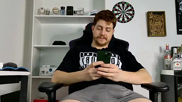 aaron nvk online show from June 12, 4:22 am