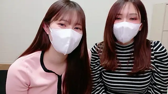 Snapshot of MOEMOE-Q chatting on May 23, 5:50 pm MOEMOE-Q online show from May 23, 5:50 pm