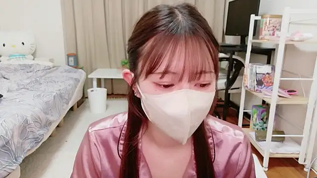 Snapshot of MOEMOE-Q chatting on May 31, 5:31 pm MOEMOE-Q online show from May 31, 5:31 pm