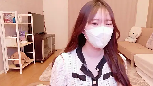 Snapshot of MOEMOE-Q chatting on June 7, 1:48 pm MOEMOE-Q online show from June 7, 1:48 pm