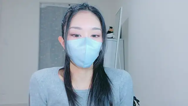 Snapshot of ramuchan_desu chatting on June 18, 12:11 am ramuchan desu online show from June 18, 12:11 am