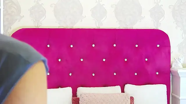 AlexisDevine online show from September 18, 4:25 am