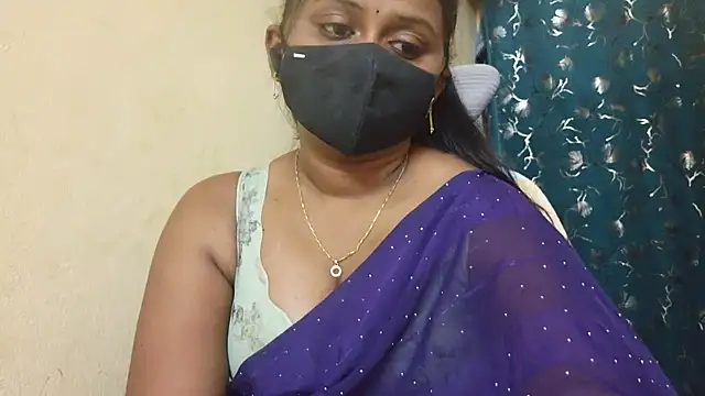 Snapshot of Pavani-Sexy chatting on June 4, 6:36 pm Pavani-Sexy online show from June 4, 6:36 pm