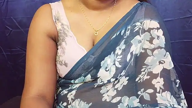 Snapshot of Pavani-Sexy chatting on June 8, 5:02 pm Pavani-Sexy online show from June 8, 5:02 pm
