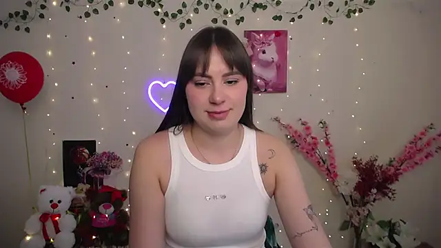 Amanda Bright  online show from May 2, 9:25 am