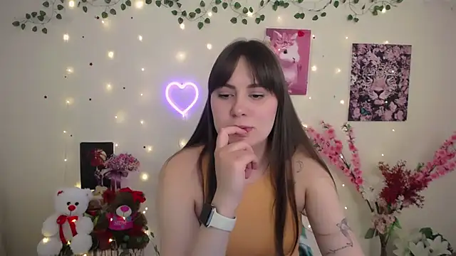 Snapshot of Amanda_Bright_ chatting on May 13, 10:23 am Amanda Bright online show from May 13, 10:23 am
