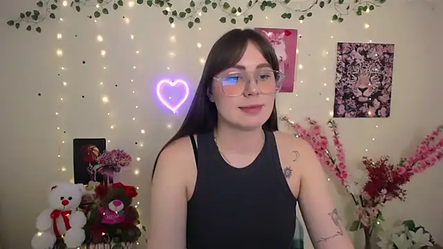 Snapshot of Amanda_Bright_ chatting on May 14, 10:33 am Amanda Bright online show from May 14, 10:33 am