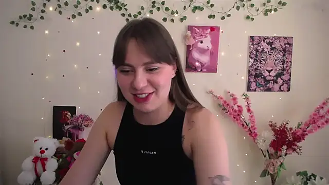 Snapshot of Amanda_Bright_ chatting on May 19, 10:32 am Amanda Bright online show from May 19, 10:32 am