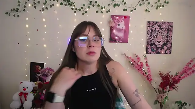 Snapshot of Amanda_Bright_ chatting on May 21, 10:11 am Amanda Bright online show from May 21, 10:11 am