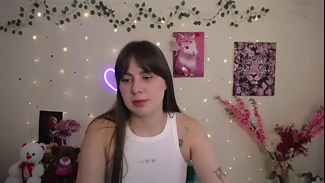 Snapshot of Amanda_Bright_ chatting on June 4, 10:10 am Amanda Bright online show from June 4, 10:10 am