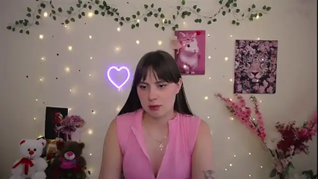 Snapshot of Amanda_Bright_ chatting on June 15, 9:55 am Amanda Bright online show from June 15, 9:55 am