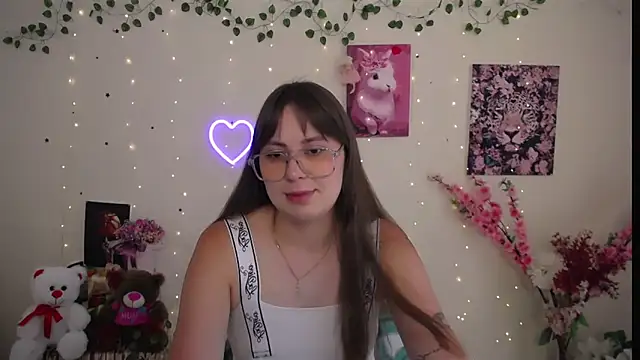 Snapshot of Amanda_Bright_ chatting on June 30, 9:43 am Amanda Bright online show from June 30, 9:43 am