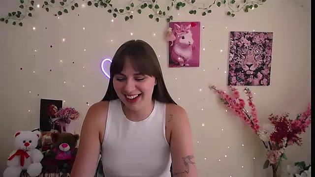Snapshot of Amanda_Bright_ chatting on July 7, 10:41 am Amanda Bright online show from July 7, 10:41 am