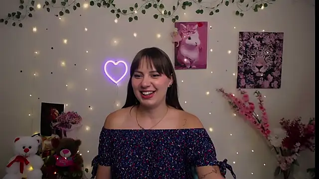 Snapshot of Amanda_Bright_ chatting on July 22, 12:30 pm Amanda Bright online show from July 22, 12:30 pm