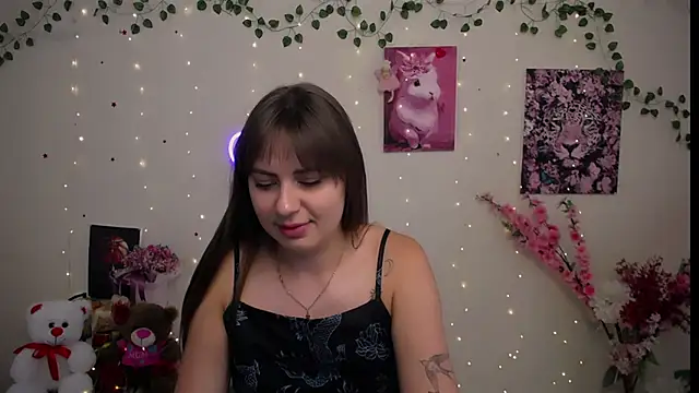 Snapshot of Amanda_Bright_ chatting on July 25, 8:23 am Amanda Bright online show from July 25, 8:23 am