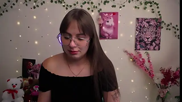 Snapshot of Amanda_Bright_ chatting on July 27, 11:06 am Amanda Bright online show from July 27, 11:06 am