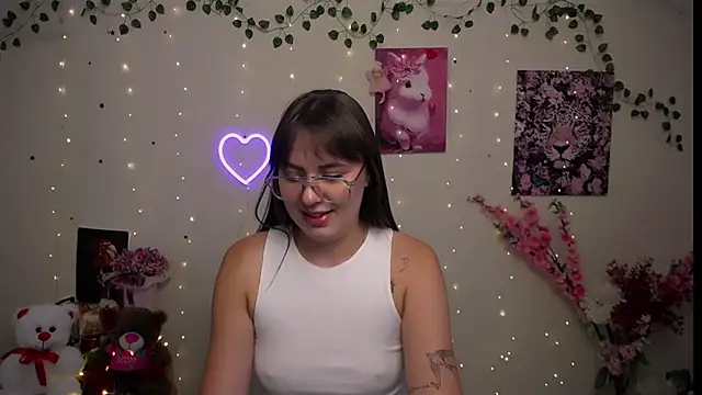Snapshot of Amanda_Bright_ chatting on July 28, 12:48 pm Amanda Bright online show from July 28, 12:48 pm