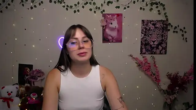 Snapshot of Amanda_Bright_ chatting on July 28, 4:39 pm Amanda Bright online show from July 28, 4:39 pm