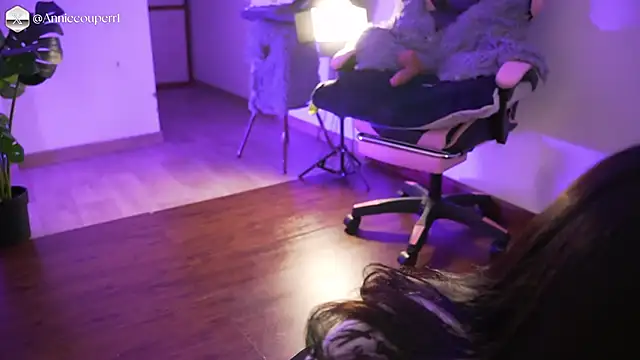 AnnieCouperr online show from February 28, 7:59 pm