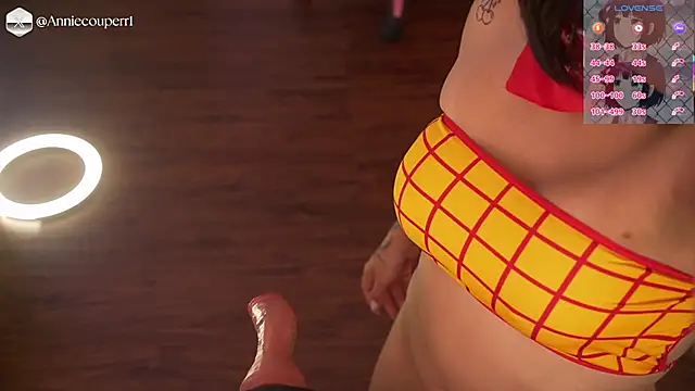 AnnieCouperr online show from June 13, 8:51 pm