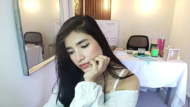 Lia Mar  online show from January 8, 6:32 pm