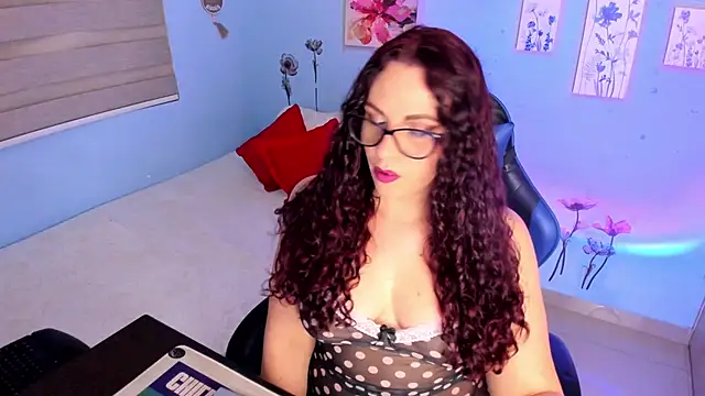 Snapshot of Nicky_lucy_m chatting on June 4, 1:33 am Nicky lucy m online show from June 4, 1:33 am