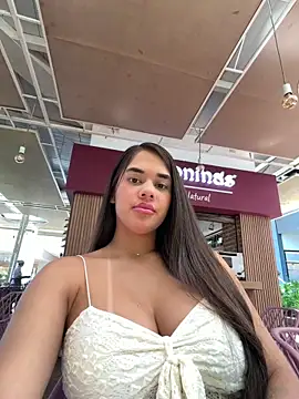 BellaLeclair online show from April 26, 3:21 pm
