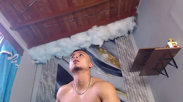 Snapshot of ThiagoBlaze chatting on June 3, 2:33 pm ThiagoBlaze online show from June 3, 2:33 pm