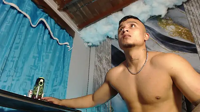 Snapshot of ThiagoBlaze chatting on July 15, 3:34 am ThiagoBlaze online show from July 15, 3:34 am