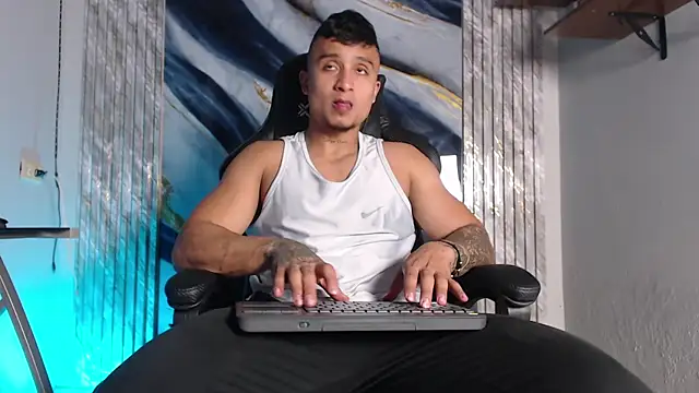 Snapshot of ThiagoBlaze chatting on July 23, 3:26 am ThiagoBlaze online show from July 23, 3:26 am