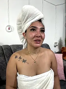 meli  brown online show from December 14, 10:25 pm