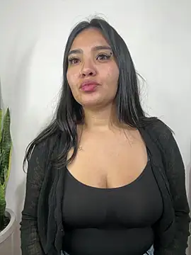 meli  brown online show from April 28, 10:37 pm