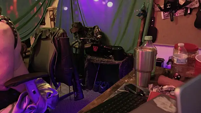 MasterDaddyCool online show from February 16, 8:32 am