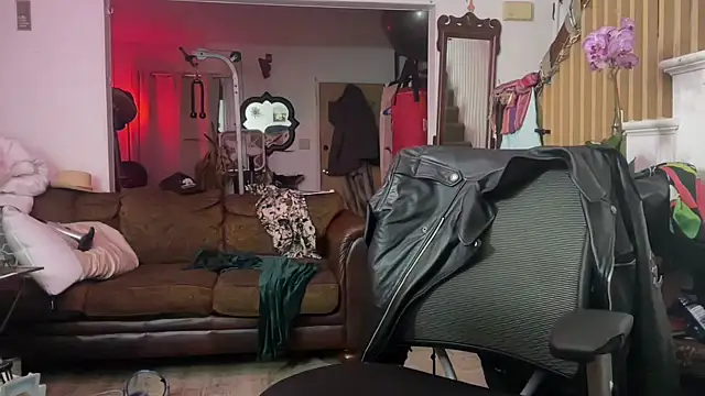 MasterDaddyCool online show from March 11, 7:03 am