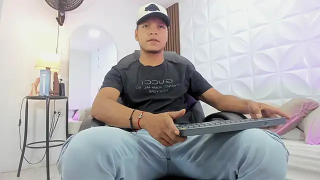 Ricky Owens1 online show from November 23, 2:28 pm