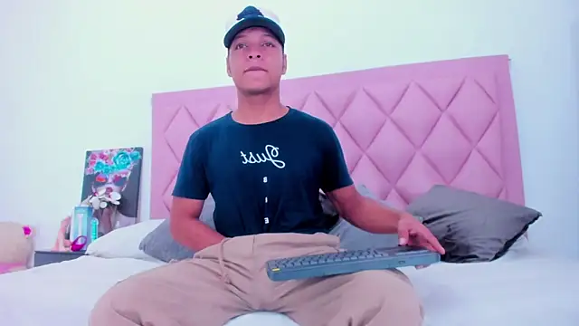 Ricky Owens1 online show from November 29, 12:52 pm