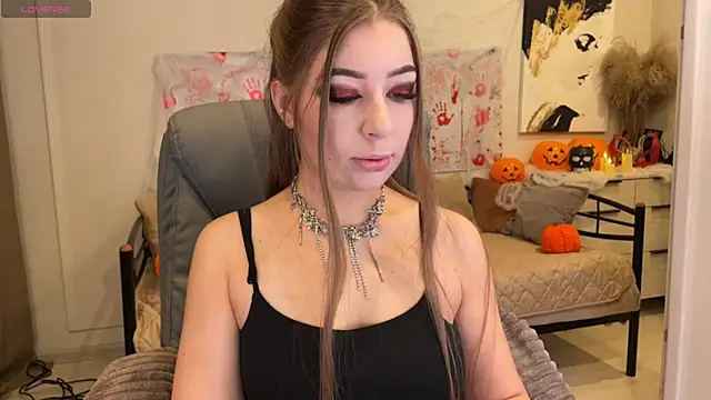 Snapshot of Yummy_Jane chatting on October 28, 1:20 am Yummy Jane online show from October 28, 1:20 am