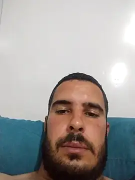 Snapshot of MaroonToil chatting on June 16, 10:29 am MaroonToil online show from June 16, 10:29 am