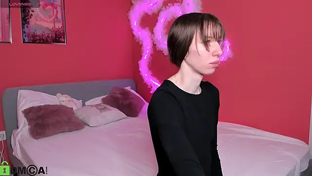 Lisbeth  Salander online show from November 30, 2:04 am