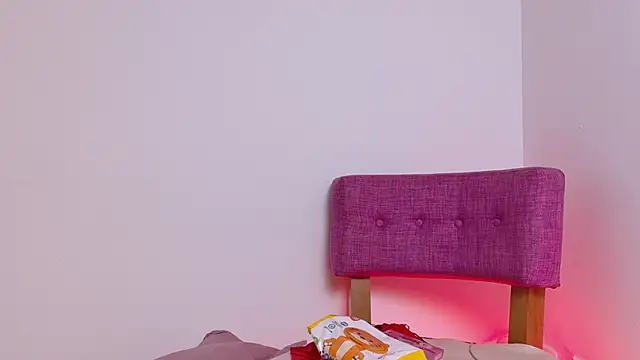 KITY HILL online show from November 3, 4:25 am