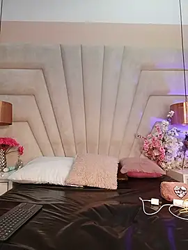 KITY HILL online show from June 30, 3:29 am