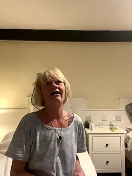 ladyboatlady online show from December 5, 7:50 am