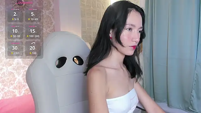 Snapshot of LilyThea chatting on September 17, 8:43 pm LilyThea online show from September 17, 8:43 pm