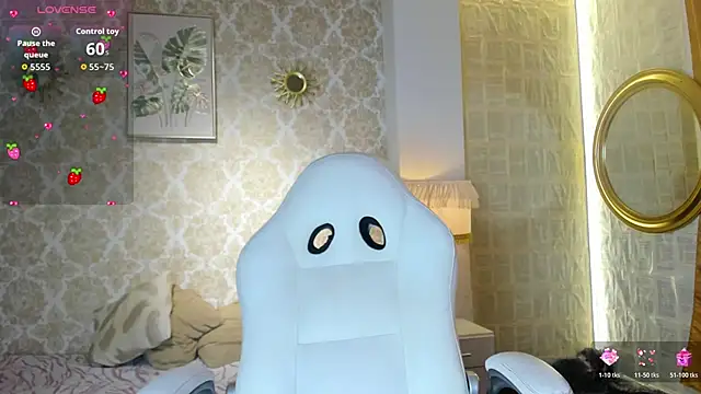 LilyThea online show from March 11, 7:31 pm