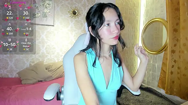 LilyThea online show from April 24, 8:11 pm