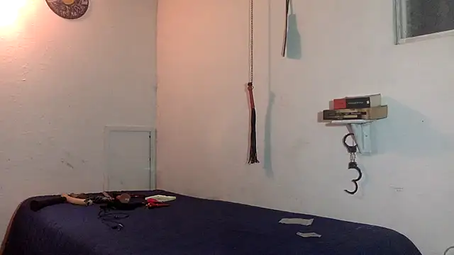 indomitaFox online show from March 16, 3:45 am