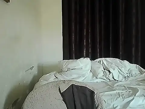 Snapshot of Dollseye chatting on April 12, 7:57 am Dollseye online show from April 12, 7:57 am
